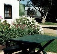 Dunalan Host Farm Cottage - Accommodation Melbourne