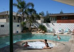 Burleigh Beach Tower - Accommodation Melbourne 1