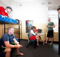 Maze Backpackers And Cb Hotel - Accommodation Melbourne