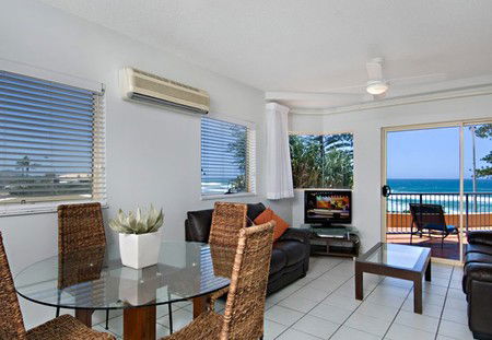 Coolum Baywatch Resort - Accommodation Melbourne 1
