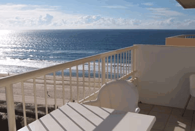 Bahia Beachfront Apartments - Accommodation Melbourne 4