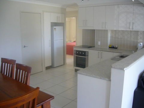 L'Amor Holiday Apartments - Accommodation Melbourne 3