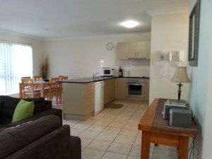 Pacific Sun Gold Coast Holiday Townhouse - Accommodation Melbourne 3