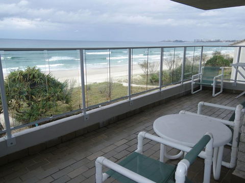 Pacific Surf Absolute Beach Apartments - Accommodation Melbourne 8