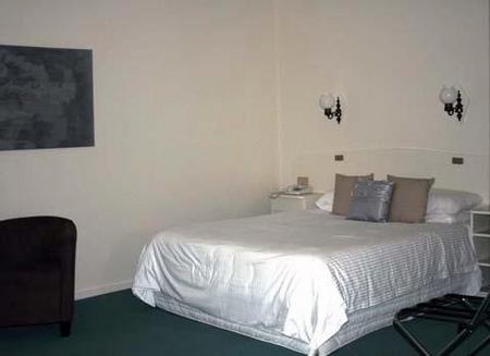 International Motor Inn - Melbourne 4u 1