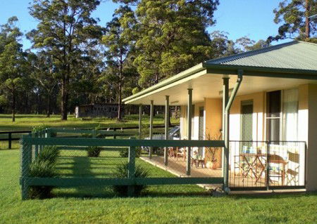 Neds Bed Horse O Tel - Accommodation Melbourne 1