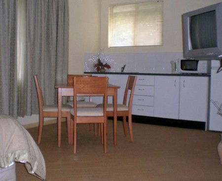 Neds Bed Horse O Tel - Accommodation Melbourne 3