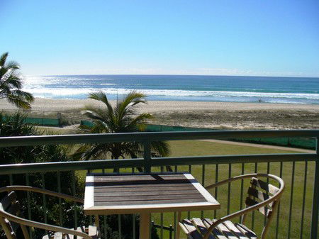 Currumbin Sands On The Beach - Accommodation Melbourne 4