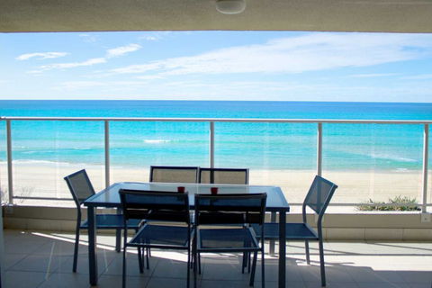 Pacific Surf Absolute Beach Apartments - Accommodation Melbourne 4