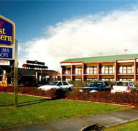 Taylors Lakes Hotel - Accommodation Melbourne