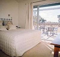 Tinnies At Back Creek Vineyard - Accommodation Melbourne