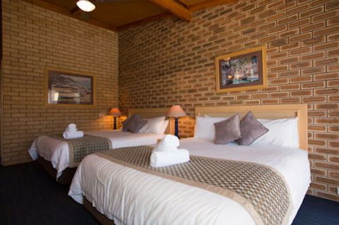 The Town House Motor Inn - Sundowner Goondiwindi - Accommodation Melbourne 0