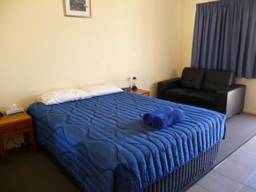 Moura QLD Accommodation Melbourne