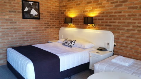 Cousins Motor Inn - Accommodation Melbourne 16