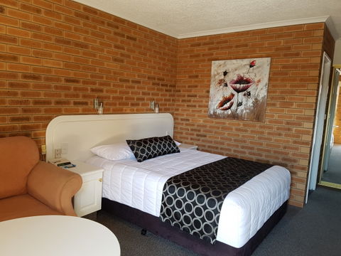 Cousins Motor Inn - Accommodation Melbourne 7