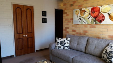 Cousins Motor Inn - Accommodation Melbourne 18