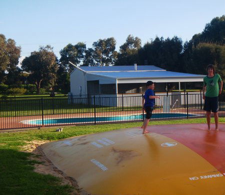 Elliston Caravan Park - Accommodation Melbourne 2