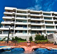 SURFERS CHALET HOLIDAY APARTMENTS - Accommodation Melbourne
