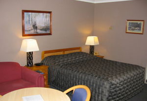 Highlands Motor Inn - Accommodation Melbourne 0