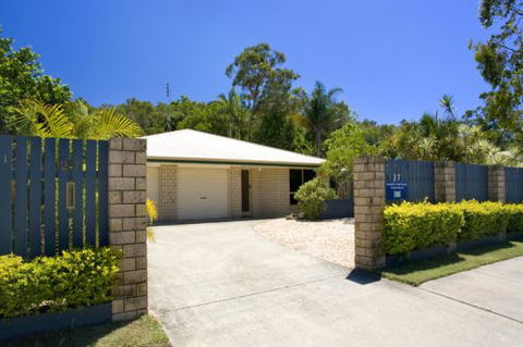 Sunshine Coast Escape - Melbourne 4u 2