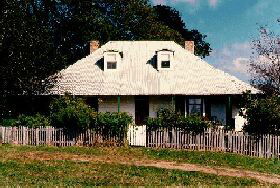 Egmont - Accommodation Melbourne 0