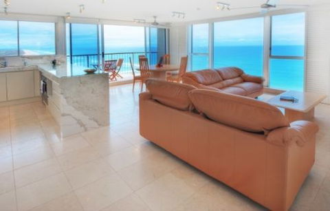 Golden Sands On Main Beach - Accommodation Melbourne 8
