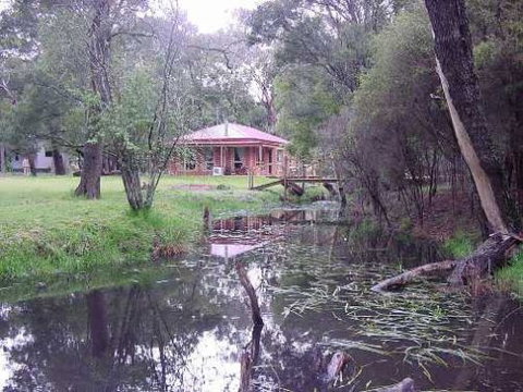 Kangaroo Gully Cottage - Accommodation Melbourne 0