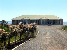 Coastview Escape - Accommodation Melbourne 0