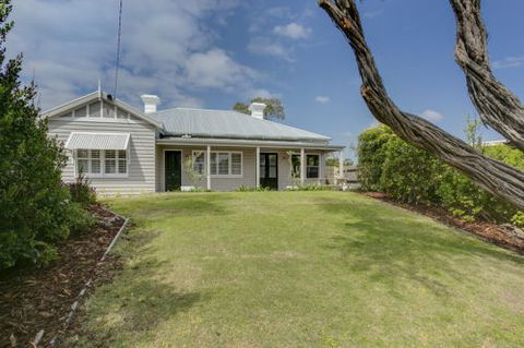 Blakiston House - Accommodation Melbourne 1