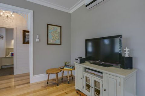 Blakiston House - Accommodation Melbourne 9