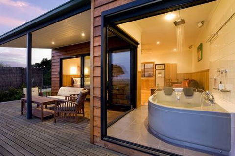 Coastal View Cabins - Accommodation Melbourne 0