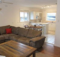 Rosebud Beach House on Kennington - Accommodation Melbourne