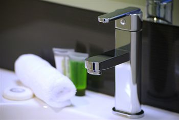 Best Western Plus Apollo International Hotel - Accommodation Melbourne 0