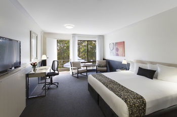 Best Western Plus Apollo International Hotel - Accommodation Melbourne 3