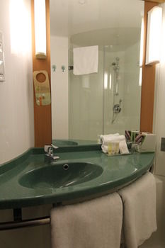 Ibis Newcastle - Accommodation Melbourne 1
