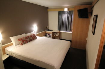 Ibis Newcastle - Accommodation Melbourne 6