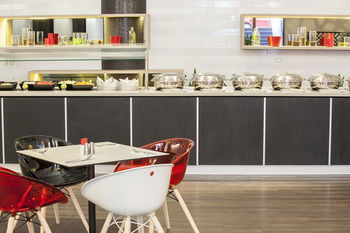 Ibis Melbourne Hotel And Apartments - Accommodation Melbourne 0