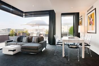 Art Series-The Blackman - Accommodation Melbourne 27