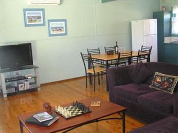 Paradise Bungalow - Accommodation Melbourne 3