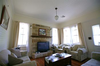 Singletons Retreat - Accommodation Melbourne 8