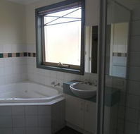 Australian Home Away  Box Hill 32 - Accommodation Melbourne
