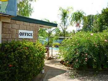 Palm Court Budget Motel Hostel/Backpackers - Accommodation Melbourne 0