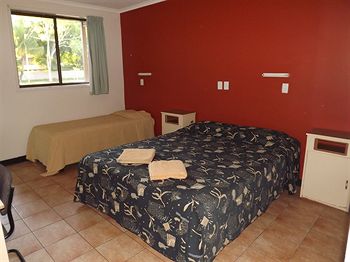 Palm Court Budget Motel Hostel/Backpackers - Accommodation Melbourne 3