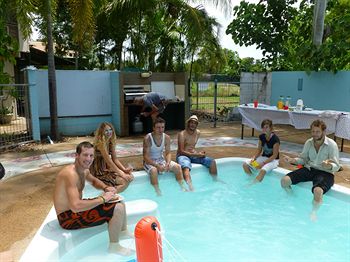 Palm Court Budget Motel Hostel/Backpackers - Accommodation Melbourne 10