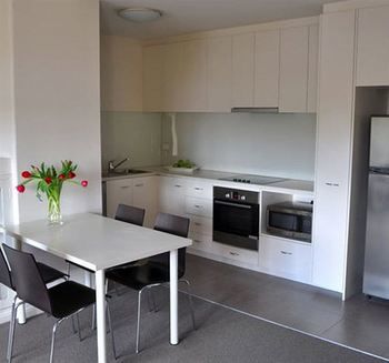 Albert Road Serviced Apartments - Melbourne 4u 4