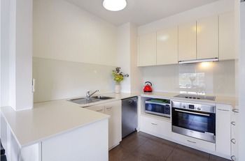 Albert Road Serviced Apartments - Melbourne 4u 8
