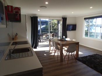 Dungowan Waterfront Apartments - Accommodation Melbourne 235