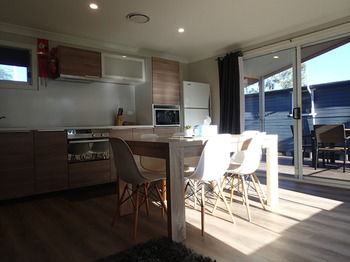 Dungowan Waterfront Apartments - Accommodation Melbourne 238