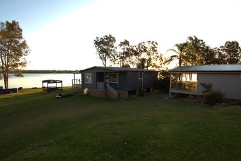 Dungowan Waterfront Apartments - Accommodation Melbourne 245