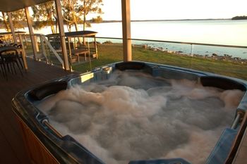 Dungowan Waterfront Apartments - Accommodation Melbourne 246